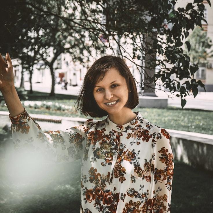 Jordan Lee, Client Relations Director, discussing corporate gifting strategy with business clients